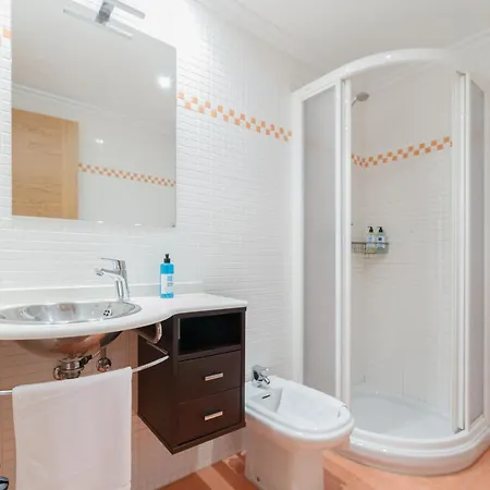 Luminoso Y Acogedor En By Apartamento