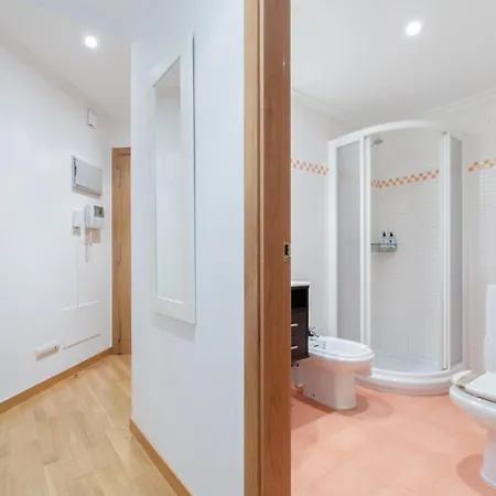 Luminoso Y Acogedor En By Apartamento